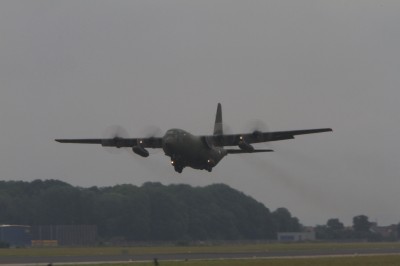 Lockheed C-130K "Hercules" des österreichischen Bundesheeres in Linz beim Start